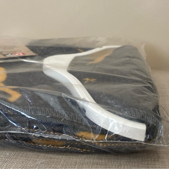 DAVID FUSSENEGGER Baby Dinos Allover Blanket 27” X 34” - Picture 7 of 8